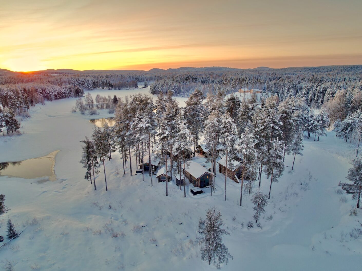 Arctic Retreat Sweden | Auroras and Luxury Cabins | Northern Lights Holiday Experts | Aurora Nights