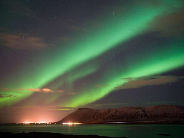 Iceland-Aurora-Borealis-Reykjavik-from-boats-double-strip-1-1000x750_c