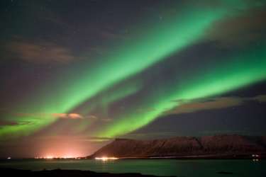 Iceland-Aurora-Borealis-Reykjavik-from-boats-double-strip-375x250_c
