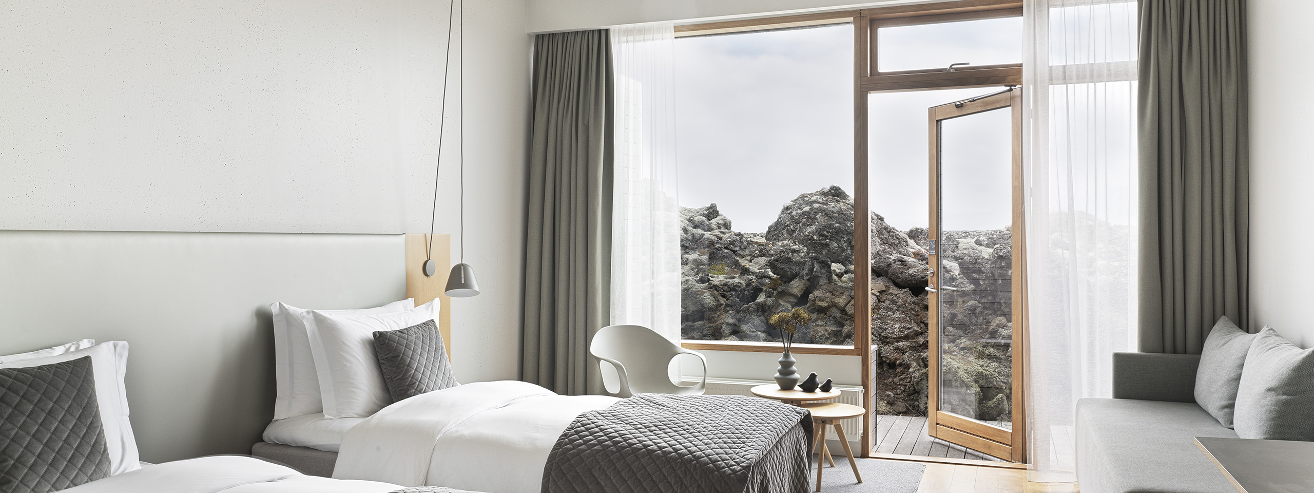 header-luxury-blue-lagoon