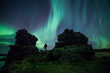 iceland-dimmuborgir-northern-lights-375x250_c