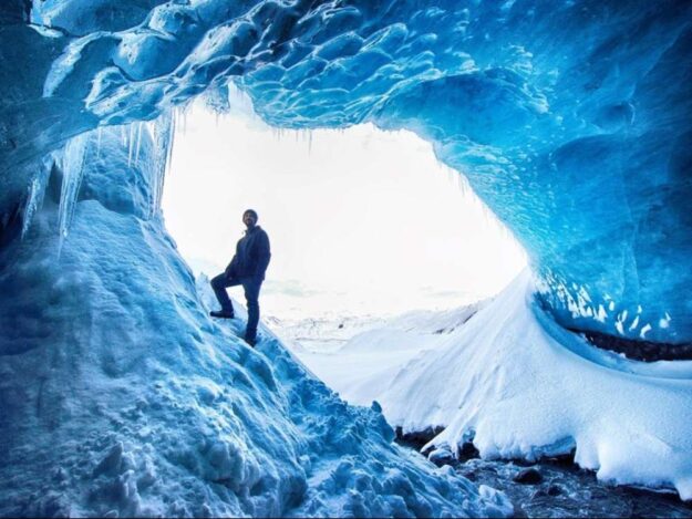 iceland-ice-caven-entrance-1000x750_c