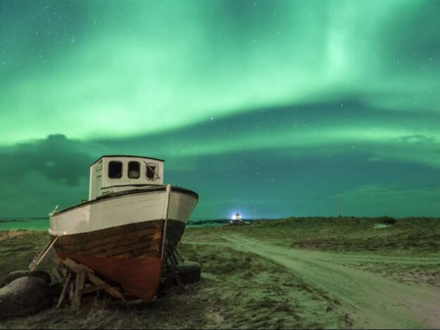 iceland-northern-lights-super-jeep-hunt-fishing-boat-1000x750_c