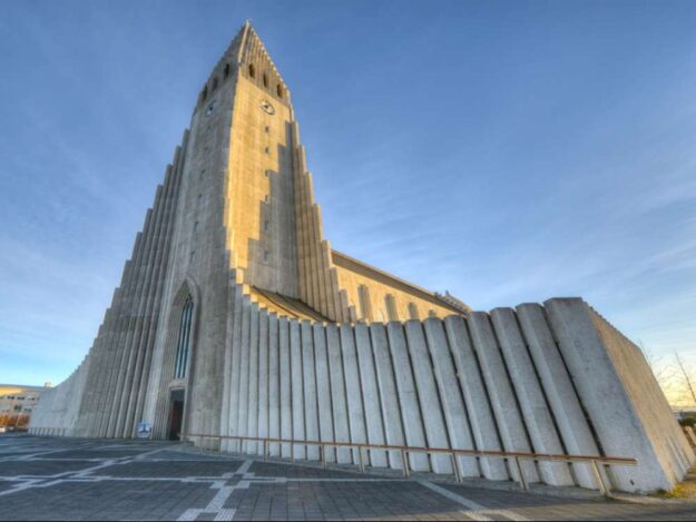 iceland-reykjavik-cathedral-1000x750_c