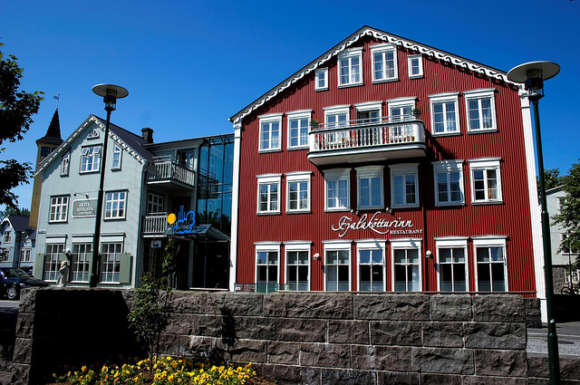 iceland-reykjavik-centrum-hotel-front-580x385_c