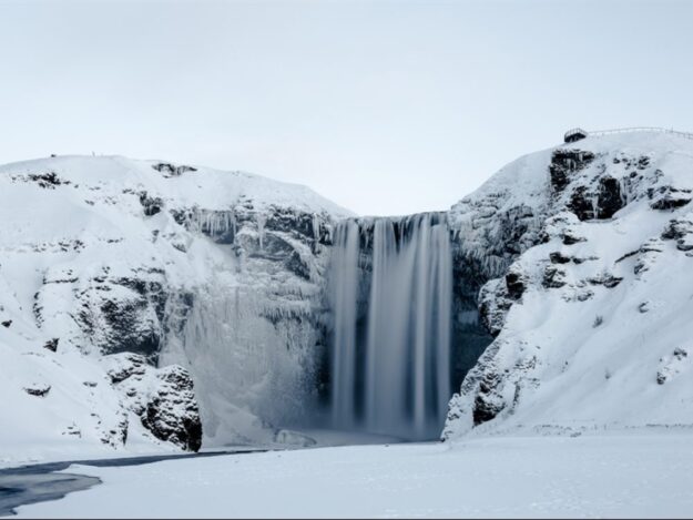 iceland-skogafoss-waterfall-winter-1000x750_c