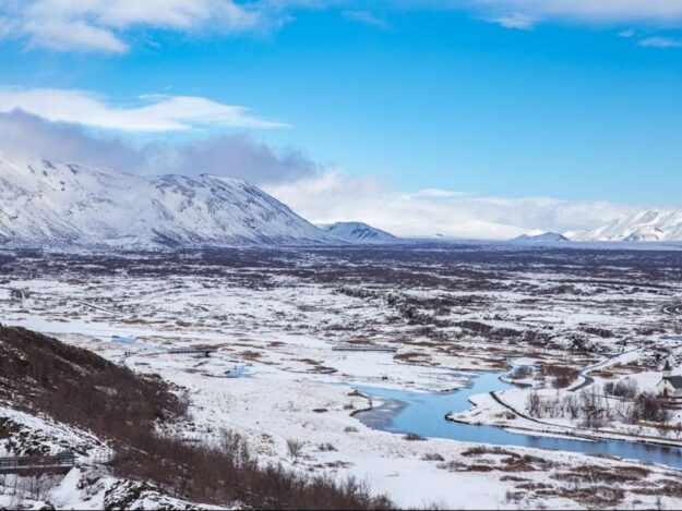 iceland-thingvellir-view-winter-1000x750_c