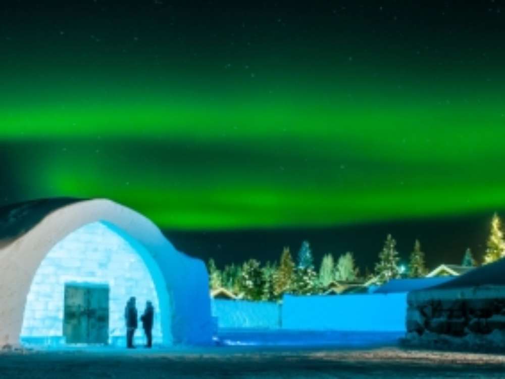 sweden-icehotel-northern-lights1-1000x750_c