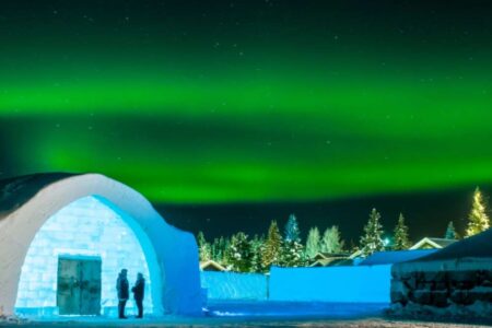 sweden_icehotel-northern-lights-1000x750_c