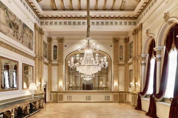 Hotel Kamp in Helsinki | Luxury Accommodation with Aurora Nights