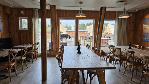 Holmen Husky Lodge