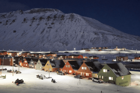 Svalbard and Longyearbyen with Platåfjellet mountain_null