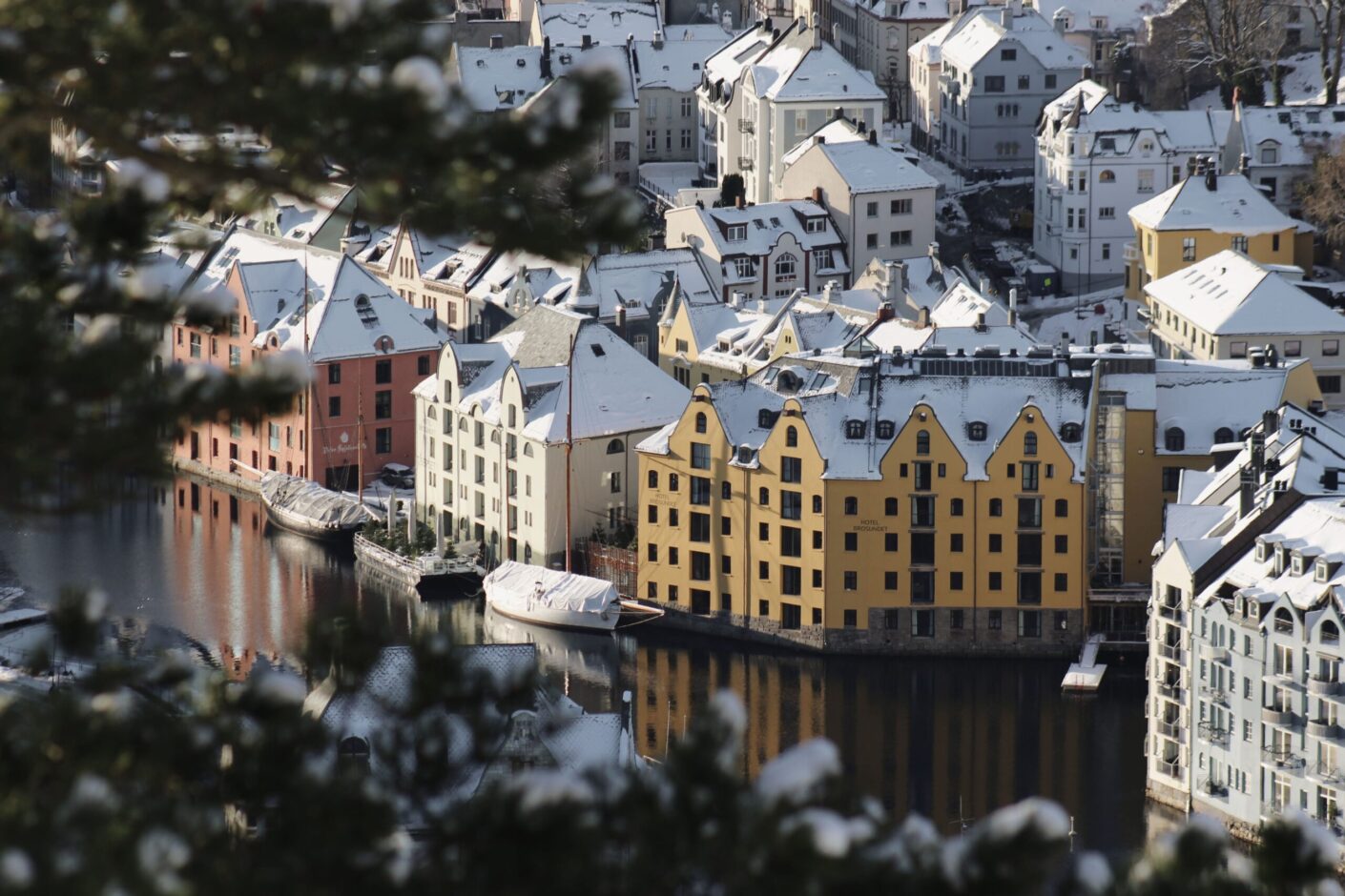 Hotel Brosundet